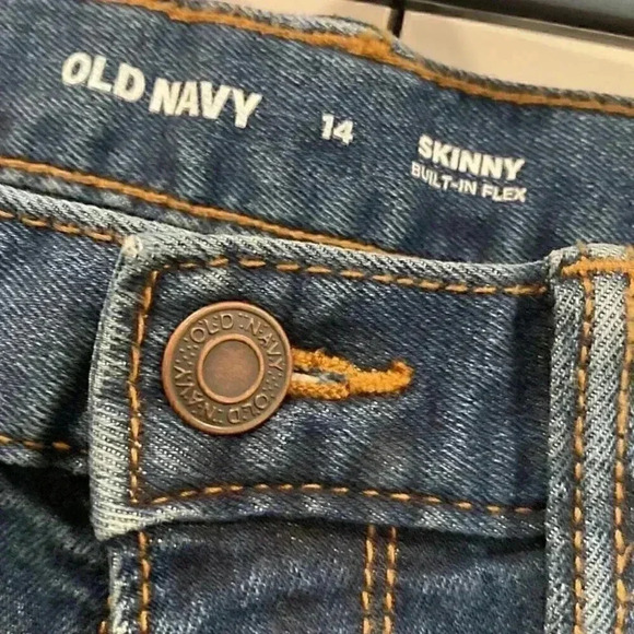 Old Navy Skinny Jeans - Picture 3 of 6